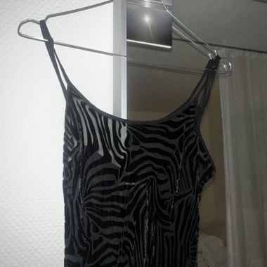 Réalisation par black maxi dress
