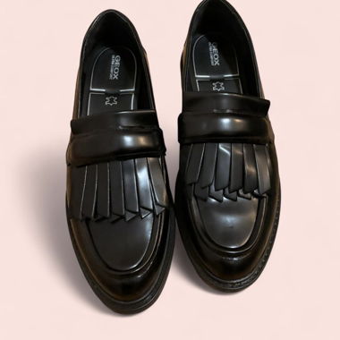 Leather loafers 