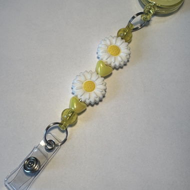 Kette für Arbeitsausweiss mit Blumen und Perlen