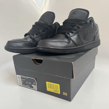 Sneaker Nike Jordan nere