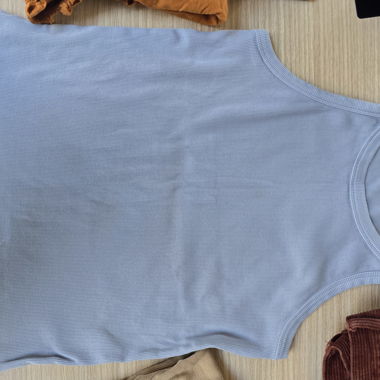 Top beige o blu
