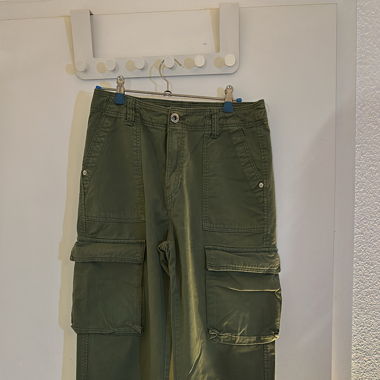 Cargo kaki