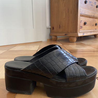 Ciabatta platform in pelle