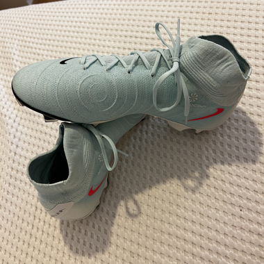 NIKE PHANTOM LUNA 2 pro Football Stud Shoes