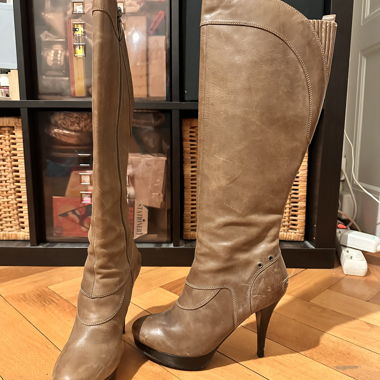 Bottines Guess à talons hauts