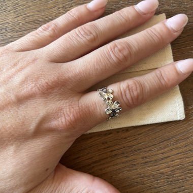 Bague fleurie