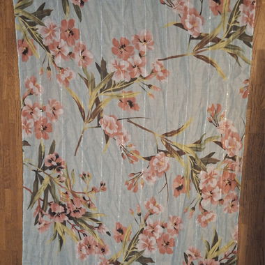Sommer Schal mit Blumen von Manor
