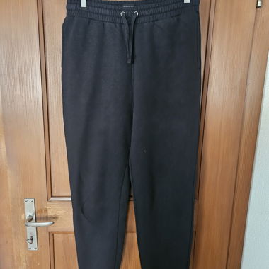Black joggers with cuffs