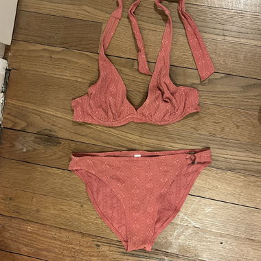 roter Bikini