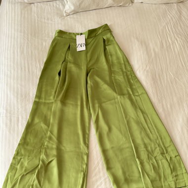 Grüner Satin-Hose
