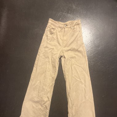 Beigehose 