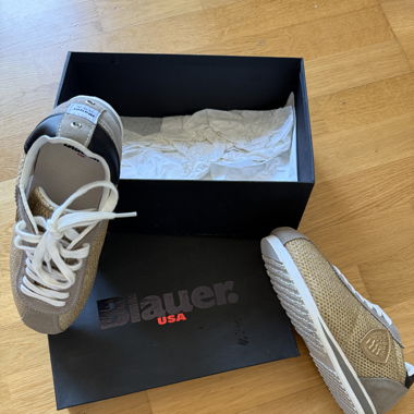 BLAUER USA neue Schuhe 