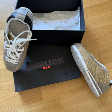BLAUER USA neue Schuhe 