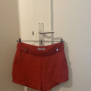 Short rouge