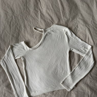 long-sleeved top