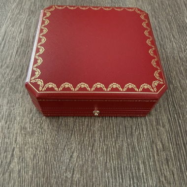 Rote Cartier-Schmuckbox