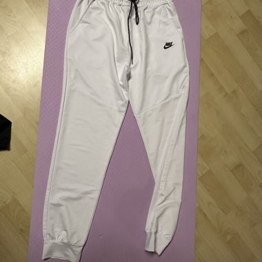 Nike Sportswear Joggers – Taglia M