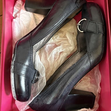 Vagabond black heeled pumps