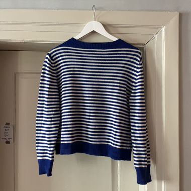 Gestreifter Strickpullover