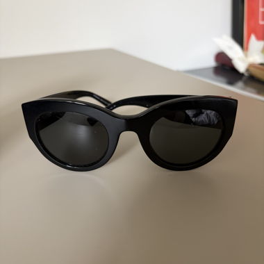 Lunettes de soleil noires Versace