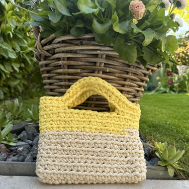 Selbstgehäkelte Tasche «Piccolina» 