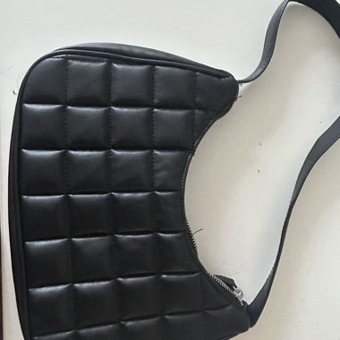 Borsa a tracolla trapuntata nera