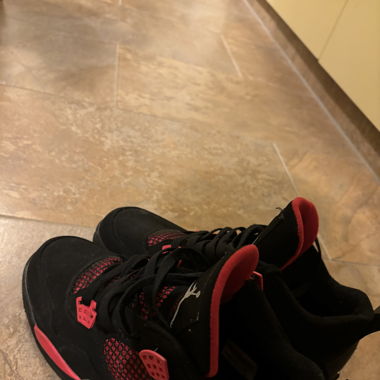 Air Jordan 4 Red Thunder