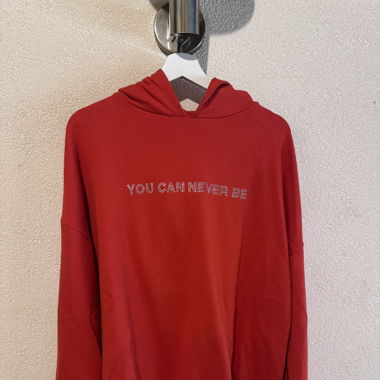 Sweat à capuche rouge 