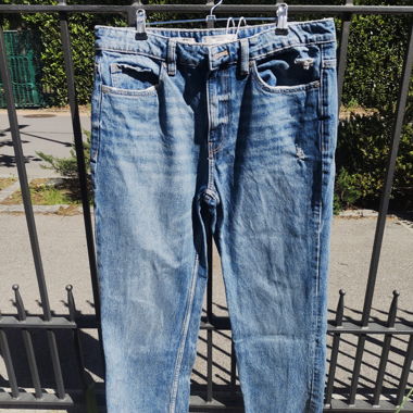 Jeans aus hellem Denim
