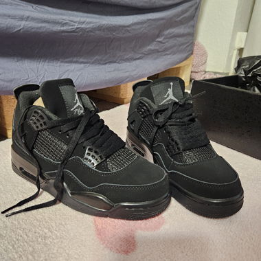 Air Jordan 4 Retro