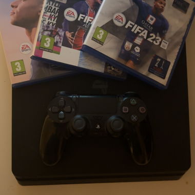 Console PS4 con giochi