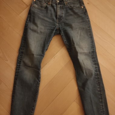 Dark blue levis warm jeans