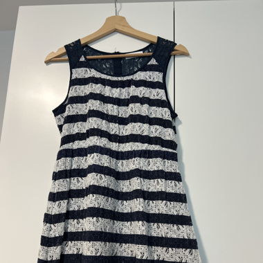 Gestreiftes Kleid