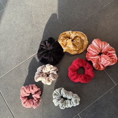 Set of 7 Hair Ties / Scrunchies