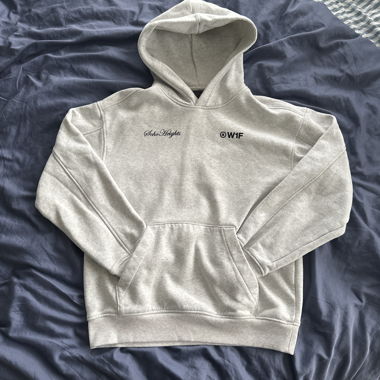 Felpa grigio chiaro con stampa, materiale compatto