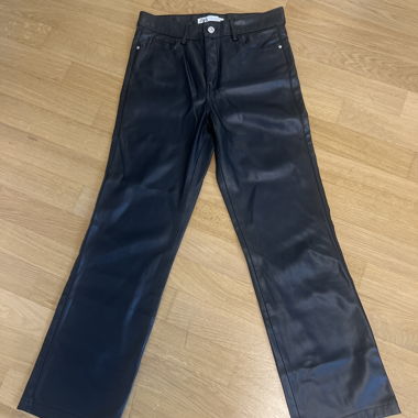 Pantalon noir en similicuir