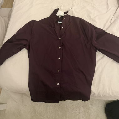 Camicia bordeaux con bottoni