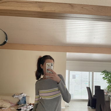Gray long sleeve t-shirt 