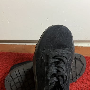 Zara schwarze Velvet-Schuhe