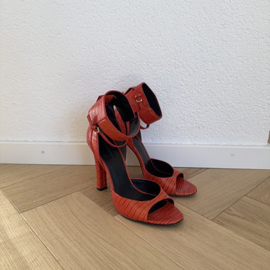 Alexander Wang High Heels mit Riemen, Rot