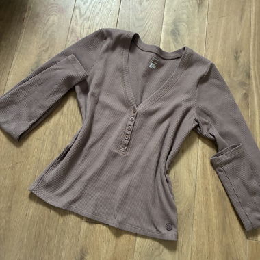 Top Hollister