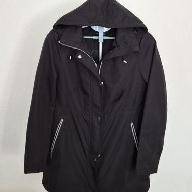 Veste à capuche noire THE OUTERWEAR