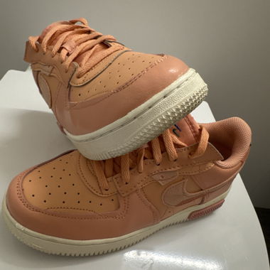 Nike Air Force 1 LV8 