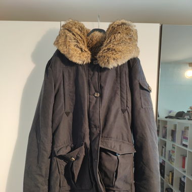 Parka da donna con pelliccia sintetica, nero