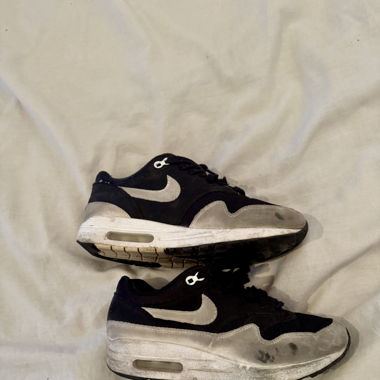 Black Nike Sneakers