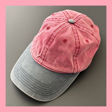Casquette vintage rouge et bleu Brandy Melville