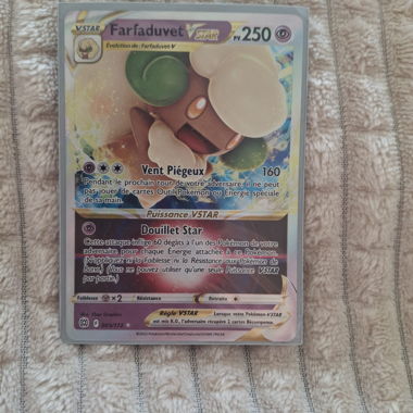 Carta Pokémon Farfaduvet VSTAR