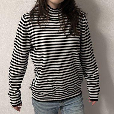 Schwarz-weiss gestreifter Calvin Klein Pullover