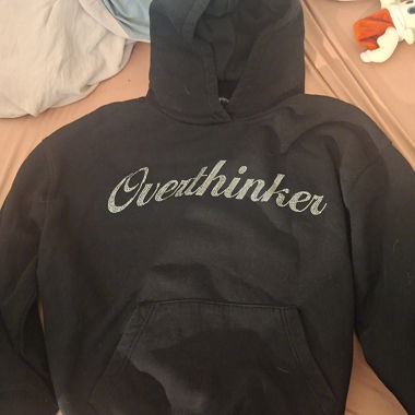Black Hoodie "overthinker"
