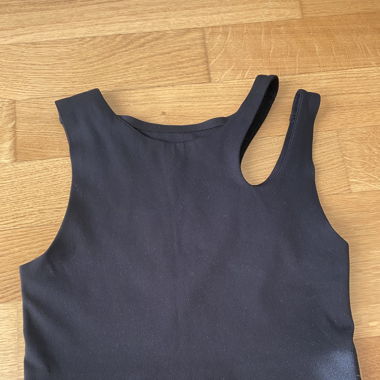 Sport top/ H&M Binder